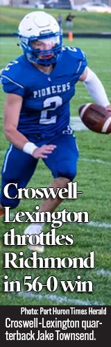 Croswell-Lexington football throttles Richmond from opening whistle in 56-0 win