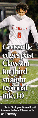 Grosse Ile edges Clawson for 3rd straight regional title